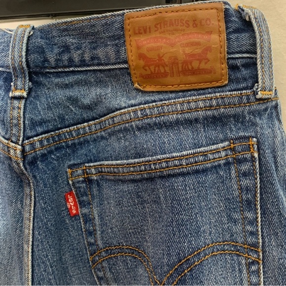 Levi's | White Oak Cone Denim High Waisted Wedgie Fit Raw Hem Jeans - Size 28 - Picture 1 of 7